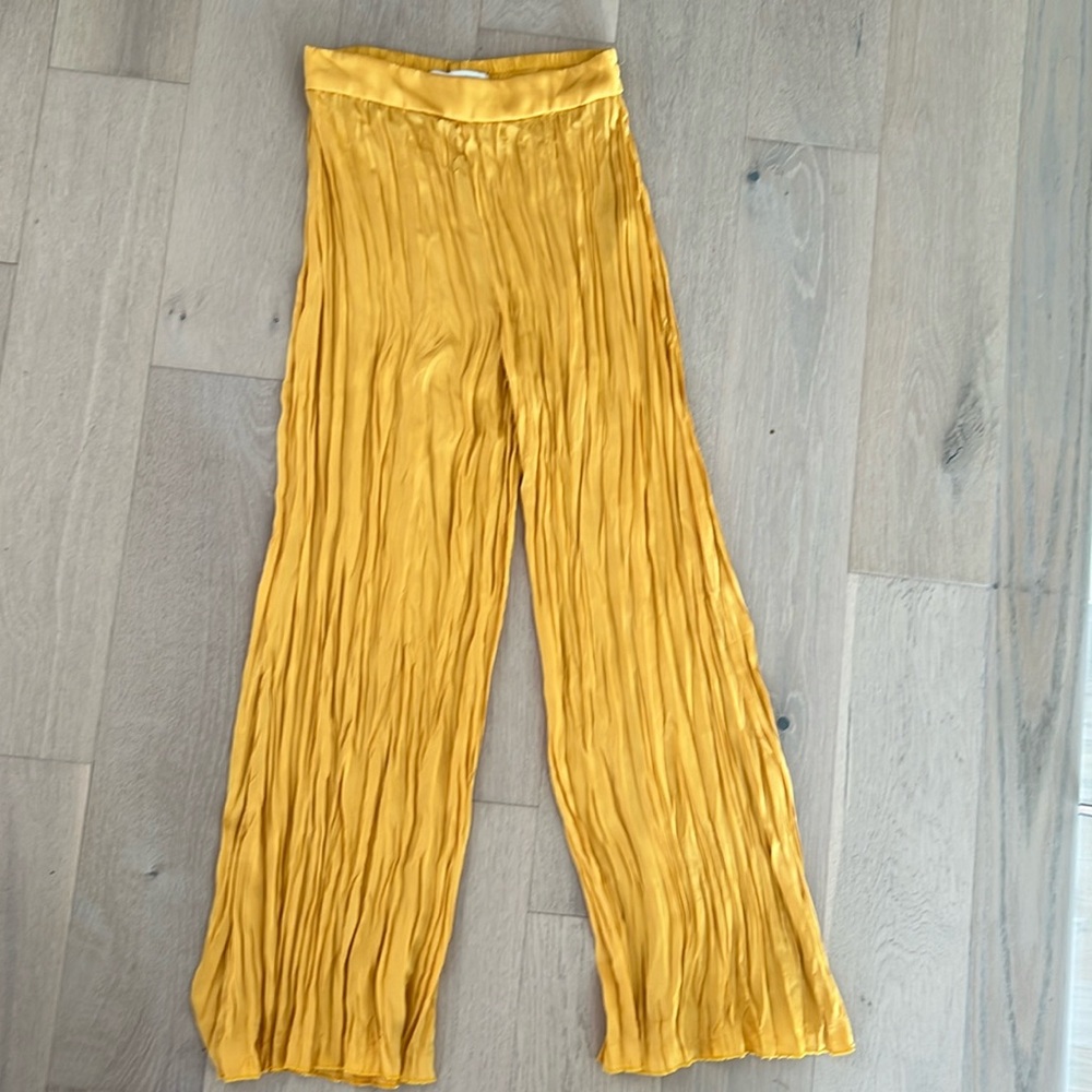 Zara polyester yellow flowy pants